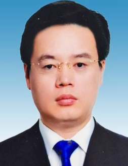 覃偉中