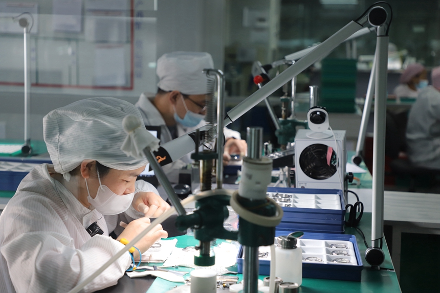 鐘表屬于精密制造。受訪企業(yè)供圖