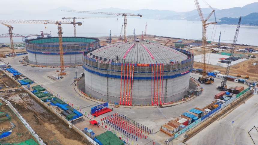此次升頂作業(yè)總提升高度為40.15米。嚴文婷攝