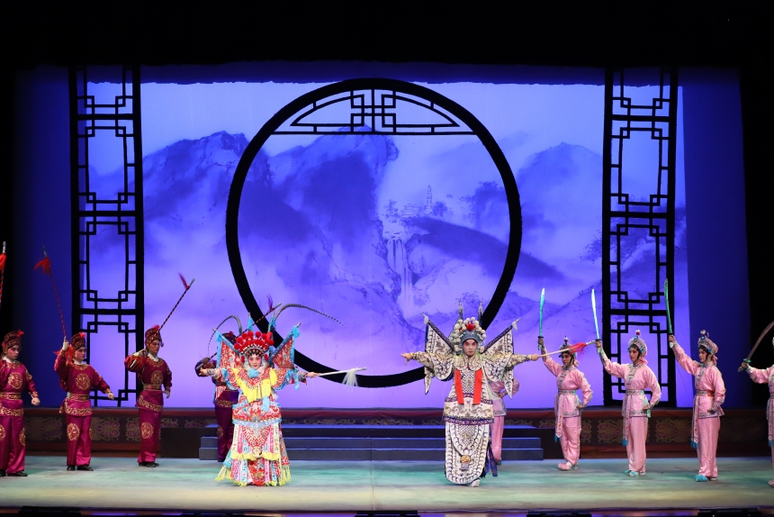 “粵韻花開(kāi)”深港粵劇粵曲交流晚會(huì)現(xiàn)場(chǎng)。主辦方供圖